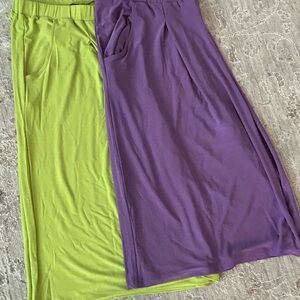 NWOT SLINKY BRAND 2 PAIR BUNDLE Women's Polyester Liquid Knit Capri Pants 1X